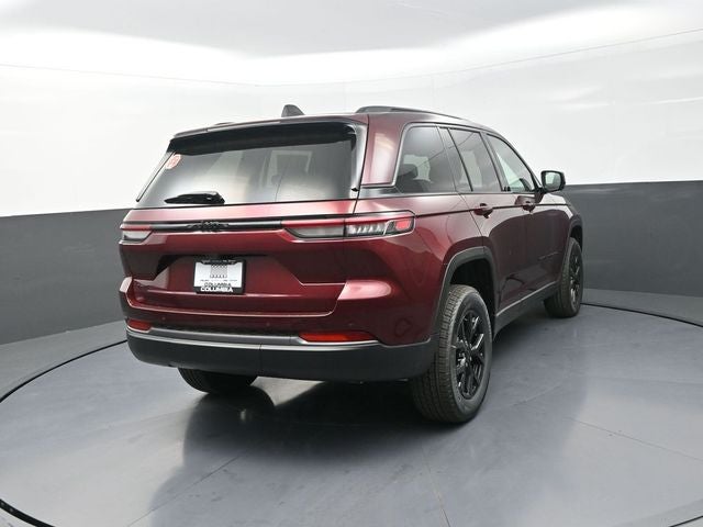 2026 Jeep Grand Cherokee Laredo Altitude