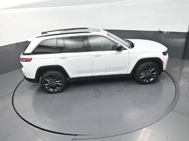 2026 Jeep Grand Cherokee Base