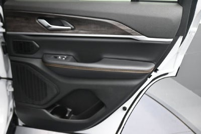 2026 Jeep Grand Cherokee Base