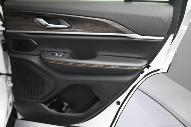 2026 Jeep Grand Cherokee Base