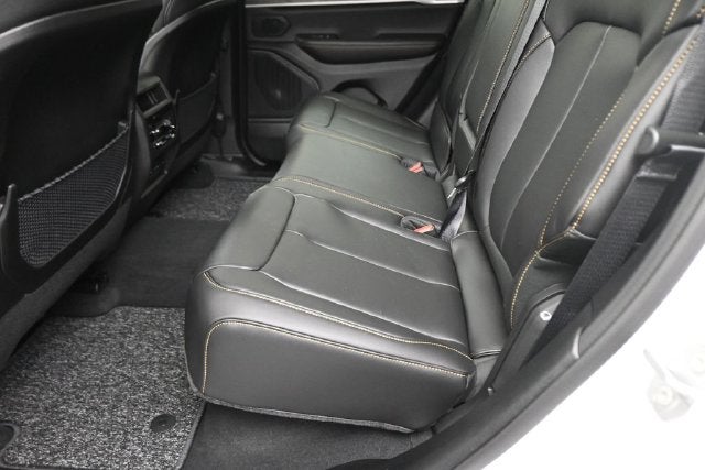 2026 Jeep Grand Cherokee Base