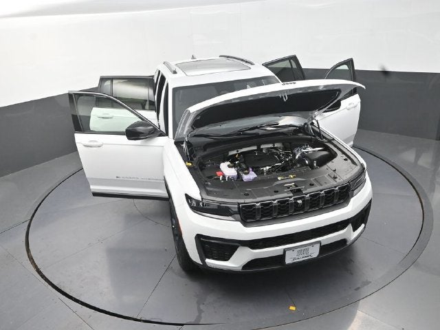 2026 Jeep Grand Cherokee Base