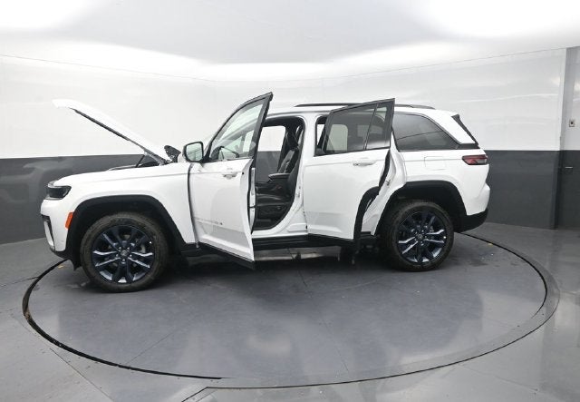 2026 Jeep Grand Cherokee Base
