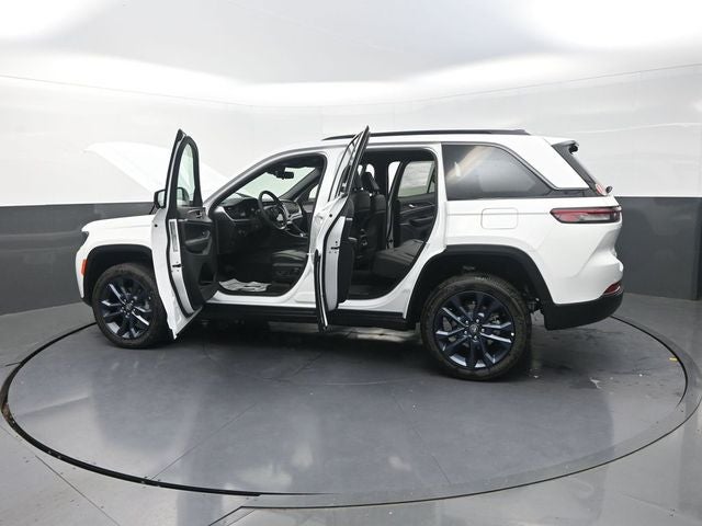 2026 Jeep Grand Cherokee Base