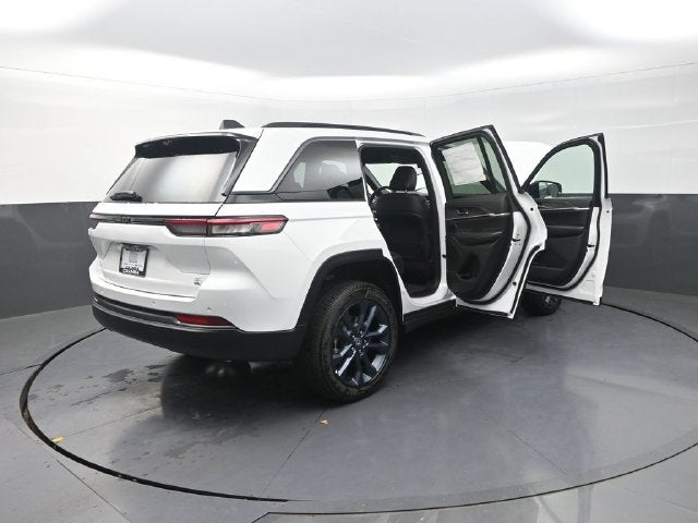 2026 Jeep Grand Cherokee Base