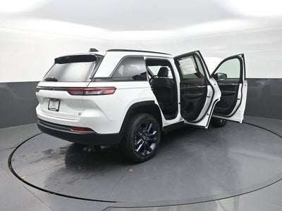 2026 Jeep Grand Cherokee Base