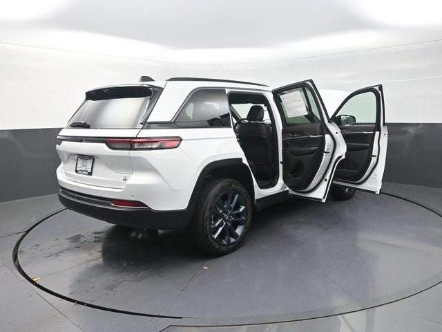 2026 Jeep Grand Cherokee Base