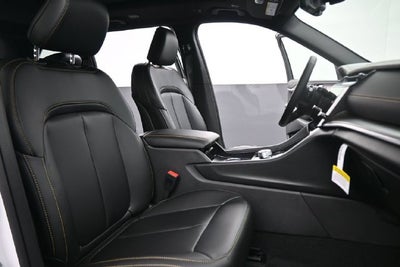 2026 Jeep Grand Cherokee Base