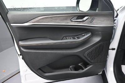 2026 Jeep Grand Cherokee Base