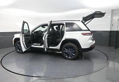 2026 Jeep Grand Cherokee Base