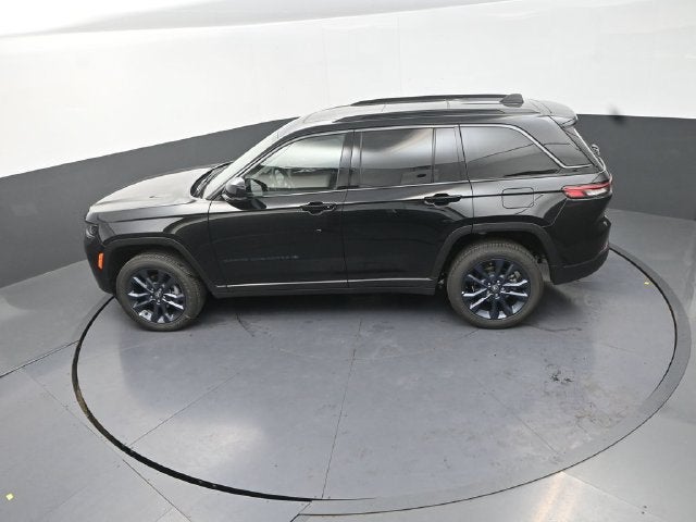 2026 Jeep Grand Cherokee Base