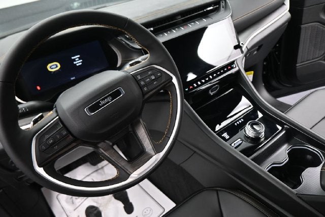 2026 Jeep Grand Cherokee Base