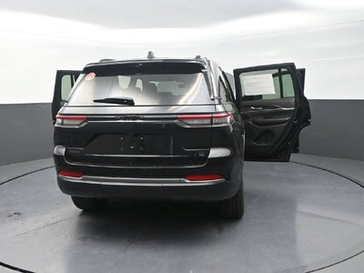 2026 Jeep Grand Cherokee Base