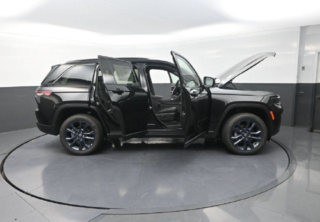 2026 Jeep Grand Cherokee Base