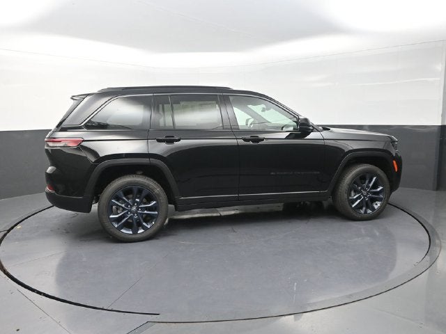 2026 Jeep Grand Cherokee Base