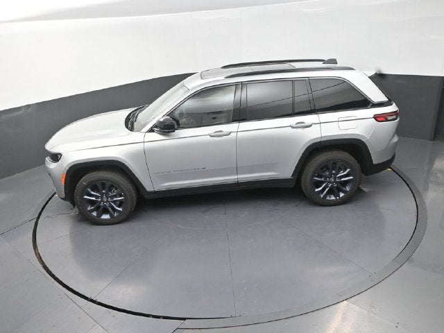 2026 Jeep Grand Cherokee Base