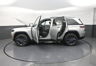 2026 Jeep Grand Cherokee Base