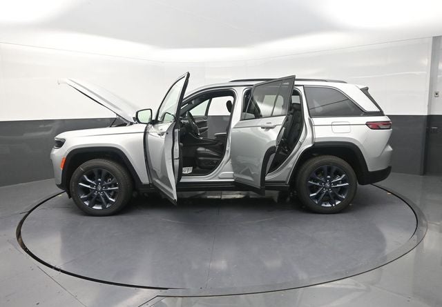 2026 Jeep Grand Cherokee Base
