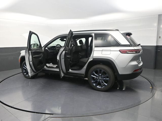 2026 Jeep Grand Cherokee Base