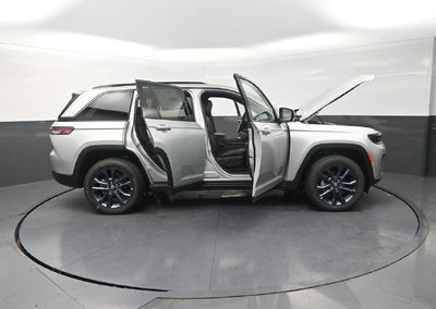 2026 Jeep Grand Cherokee Base