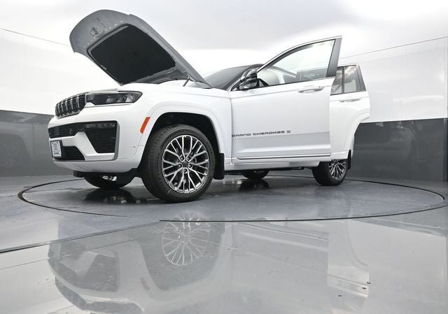 2026 Jeep Grand Cherokee Summit