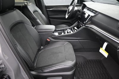 2027 Jeep Grand Cherokee L Laredo Altitude