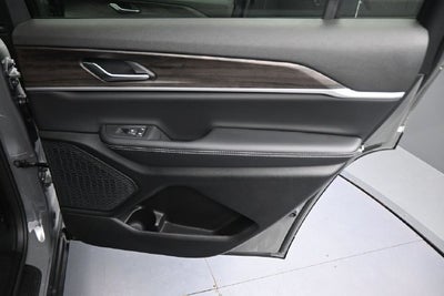 2027 Jeep Grand Cherokee L Laredo Altitude