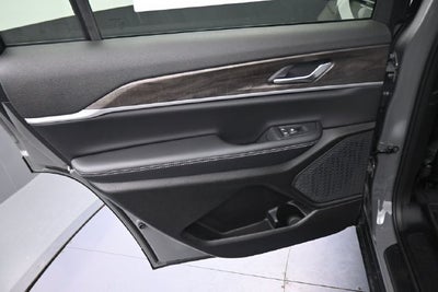 2027 Jeep Grand Cherokee L Laredo Altitude