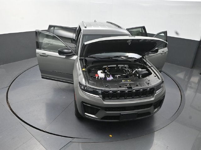2027 Jeep Grand Cherokee L Laredo Altitude