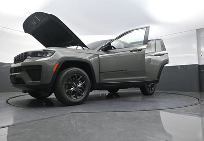 2027 Jeep Grand Cherokee L Laredo Altitude