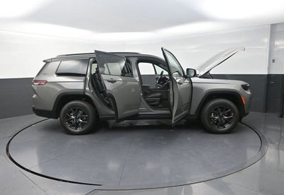 2027 Jeep Grand Cherokee L Laredo Altitude