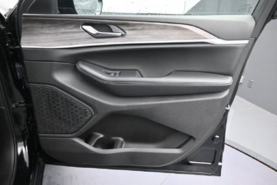 2027 Jeep Grand Cherokee L Laredo Altitude