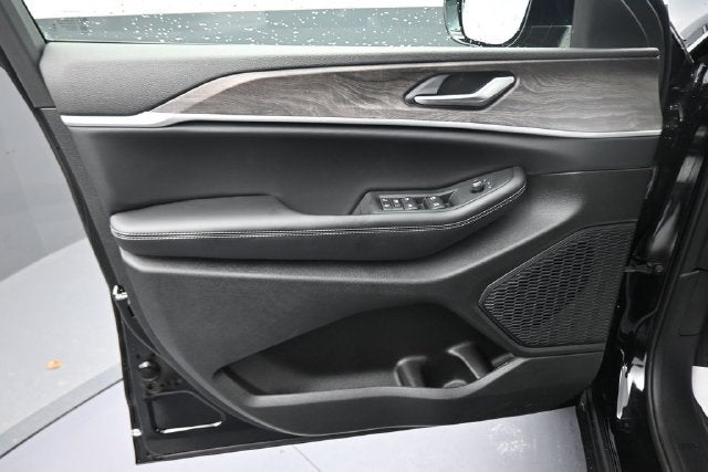 2027 Jeep Grand Cherokee L Laredo Altitude