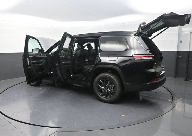 2027 Jeep Grand Cherokee L Laredo Altitude