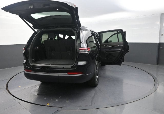 2027 Jeep Grand Cherokee L Laredo Altitude