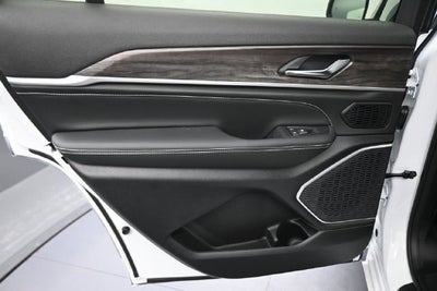 2027 Jeep Grand Cherokee L Limited Reserve