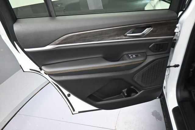 2026 Jeep Grand Cherokee L Base