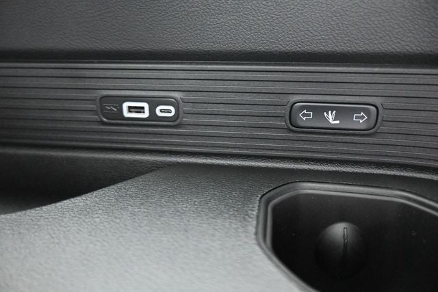 2026 Jeep Grand Wagoneer Base