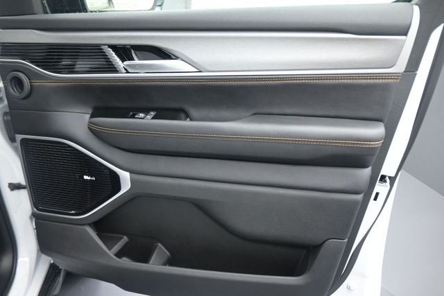 2026 Jeep Grand Wagoneer Base