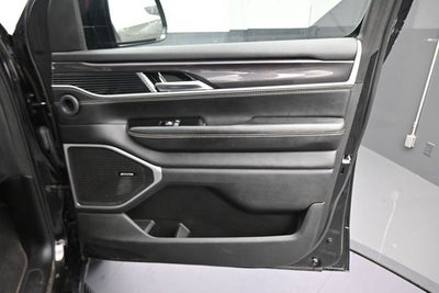 2023 Jeep Wagoneer Base