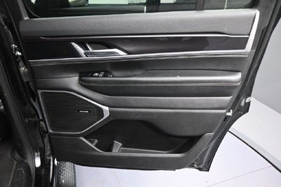 2023 Jeep Wagoneer Base