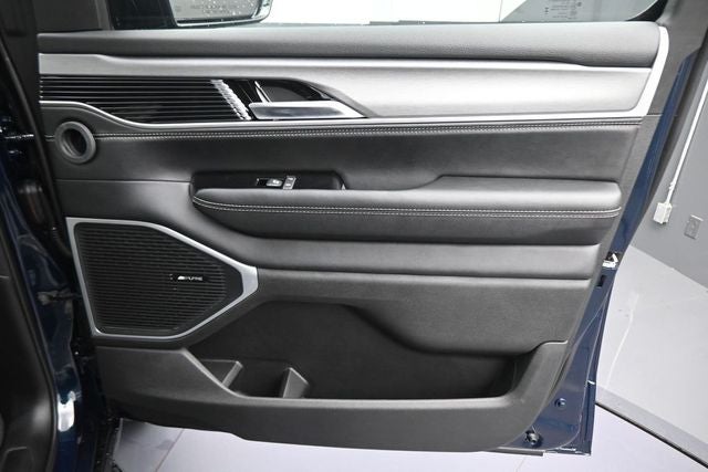 2026 Jeep Grand Wagoneer Base