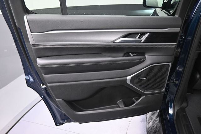 2026 Jeep Grand Wagoneer Base