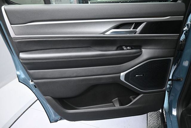 2026 Jeep Grand Wagoneer Base