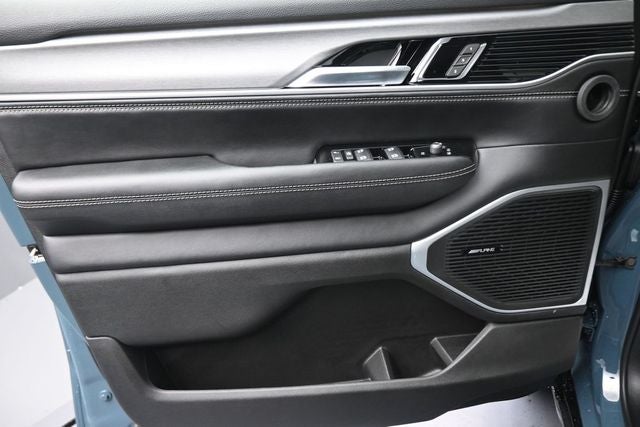 2026 Jeep Grand Wagoneer Base