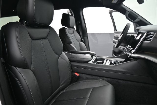2027 Jeep Grand Wagoneer Base