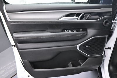 2027 Jeep Grand Wagoneer Base