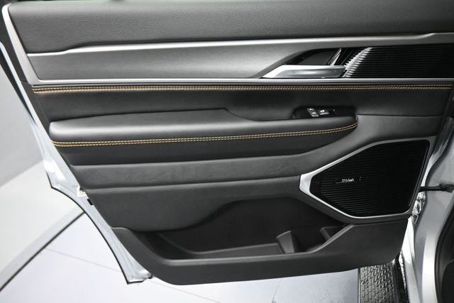 2026 Jeep Grand Wagoneer Base