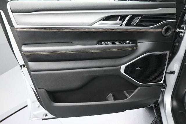 2026 Jeep Grand Wagoneer Base