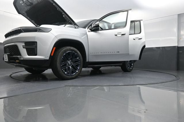 2026 Jeep Grand Wagoneer Base
